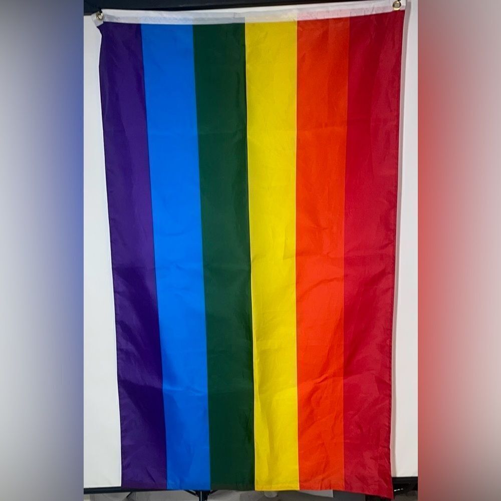 Rainbow flag 🏳️‍🌈 🌈